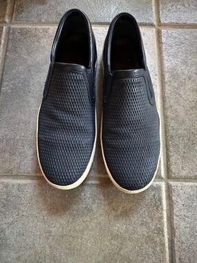 Vince Navy Textured Slip-On sneakers